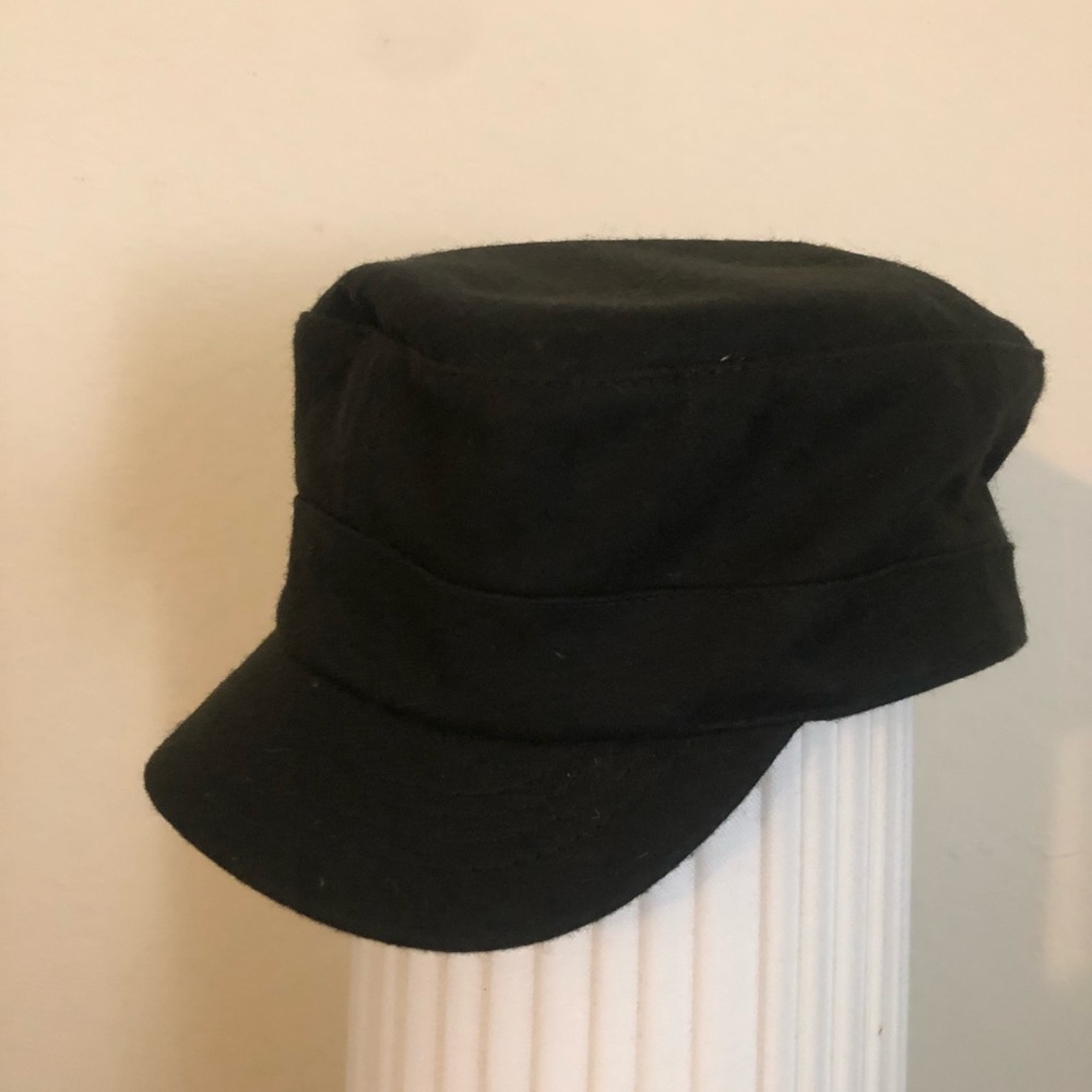 🌱- Urban Outfitters:Olive Green Military Wool Cap NWOT - M